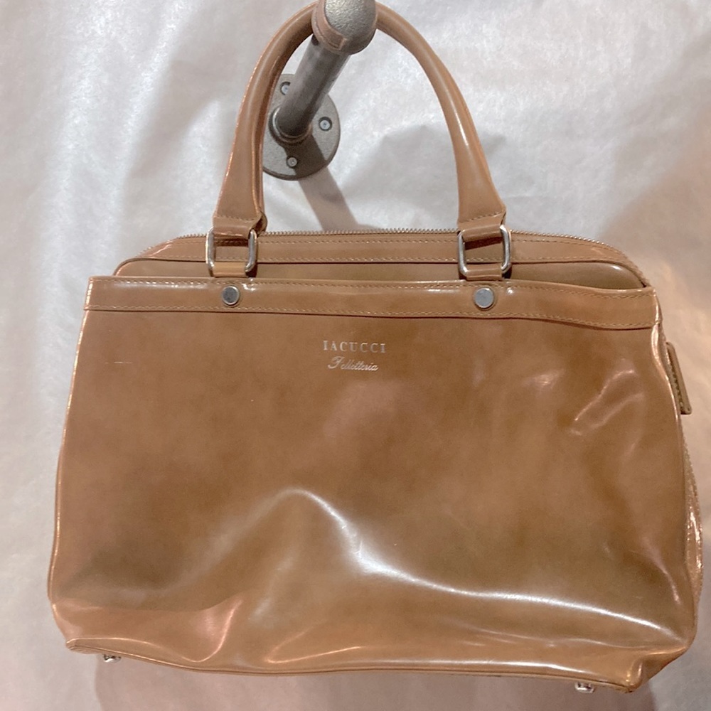 Iacucci Pelletteria Tan Hand Bag